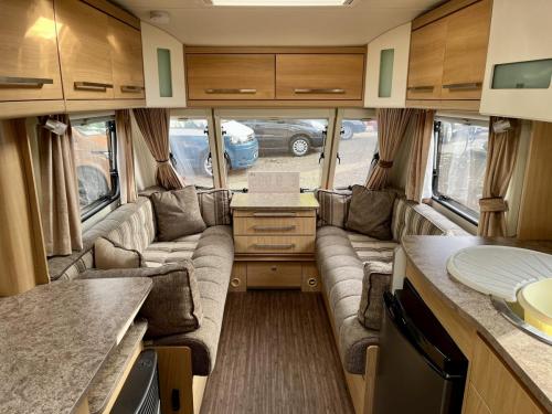 2011 Compass Vantage 462 2 Berth Touring Caravan (12)