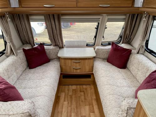 2012 Lunar Clubman SE 4 Berth Touring Caravan (7)