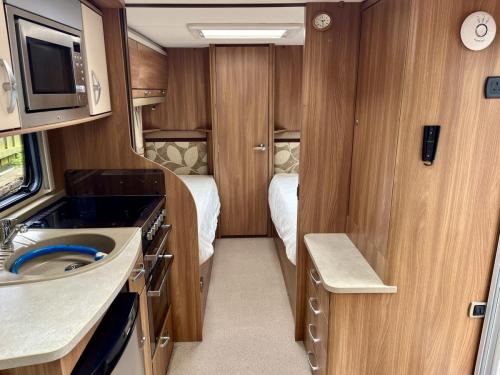 2012 Swift Conqueror 565 4 Berth Touring Caravan 07-05-2024 (3)