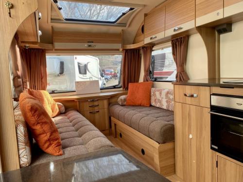 2014 Bailey Pursuit 4304 4 Berth Touring Caravan (4)