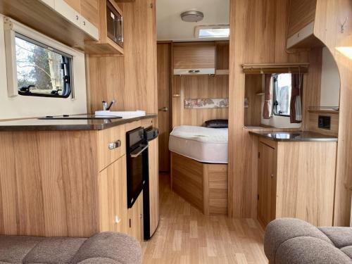 2014 Bailey Pursuit 4304 4 Berth Touring Caravan (5)