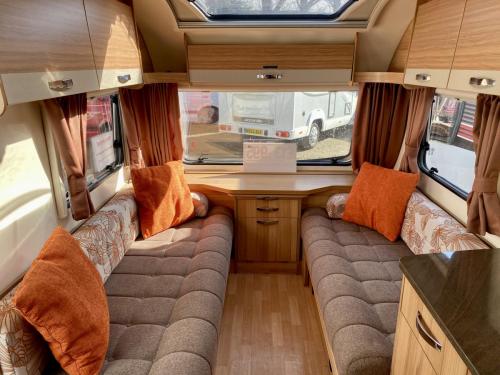 2014 Bailey Pursuit 4304 4 Berth Touring Caravan (8)