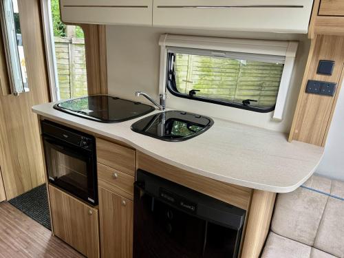 2014 Elddis Xplore 530 3 Berth Touring Caravan 21-05-2025 (5)