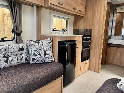 2014 Sprite Alpine 2 SR 2 Berth Touring Caravan 12-01-2026 (10)