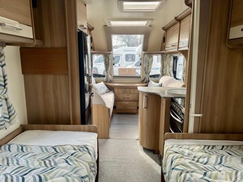 2018 Bailey GT70 Rimini 4 Berth Touring Caravan 24-02-2025 (12)