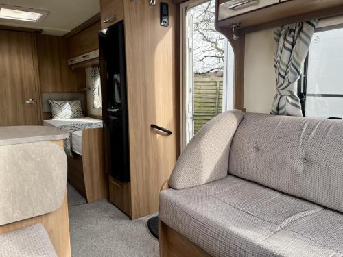 2018 Bailey GT70 Rimini 4 Berth Touring Caravan 24-02-2025 (7)