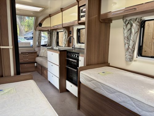 2018 Bailey Unicorn Cadiz 4 Berth Touring Caravan (1)