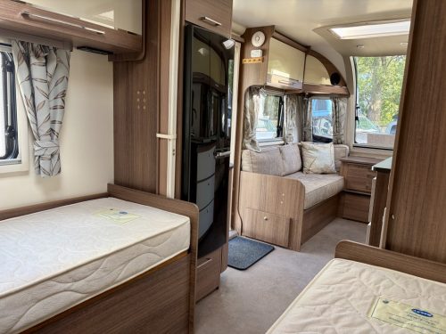 2018 Bailey Unicorn Cadiz 4 Berth Touring Caravan (15)