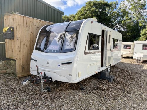 2018 Bailey Unicorn Cadiz 4 Berth Touring Caravan (3)
