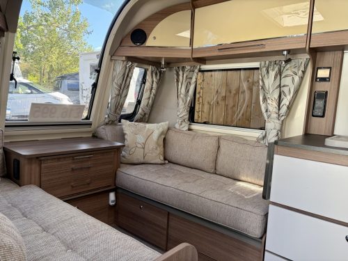 2018 Bailey Unicorn Cadiz 4 Berth Touring Caravan (6)