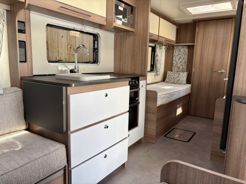 2018 Bailey Unicorn Cadiz 4 Berth Touring Caravan (7)