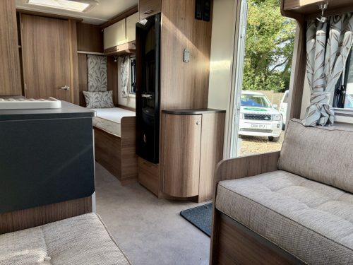 2018 Bailey Unicorn Cadiz 4 Berth Touring Caravan (8)