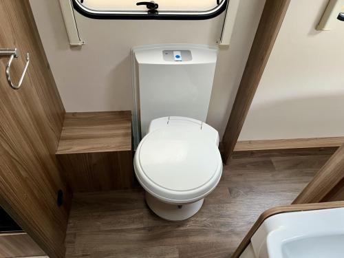 2019 Swift Sprite Major 4 EB 4 Berth Touring Caravan 02-09-2025 (11)
