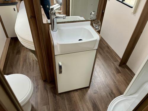 2019 Swift Sprite Major 4 EB 4 Berth Touring Caravan 02-09-2025 (9)