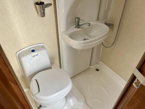 Auto-Sleepers Bourton 2 Berth Low Profile Motorhome SP15 AYC 26-09-2025 (7)