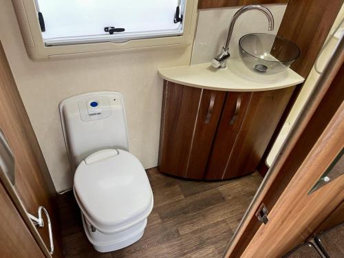 Auto-Sleepers Broadway 2 Berth Low Profile Motorhome hx64-bxk-04-03-2026 (13)