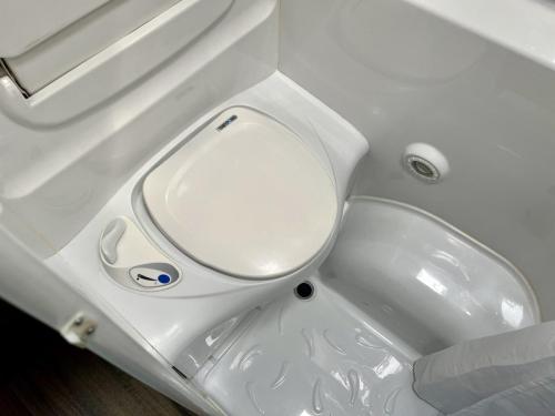 Auto-Sleepers Dorset ES 2 Berth Coachbuilt Campervan hx60 exm 23-04-2026 (7)