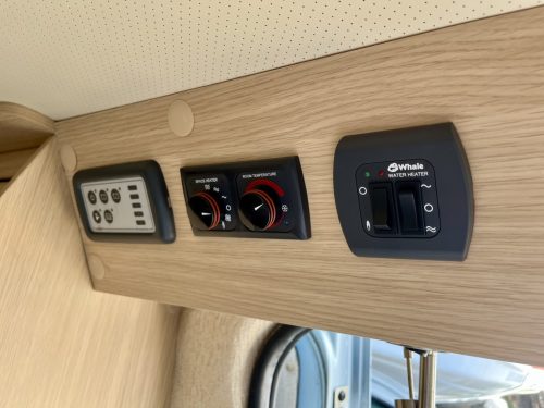 Auto-Sleepers Kemmerton 2 Berth Coachbuilt Campervan hx14-fpf-02-07-2026 (12)