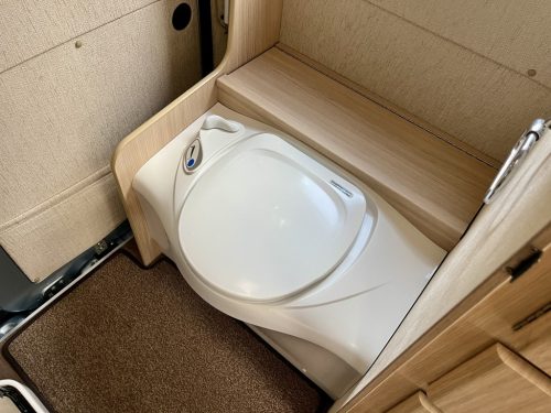 Auto-Sleepers Kemmerton 2 Berth Coachbuilt Campervan hx14-fpf-02-07-2026 (13)