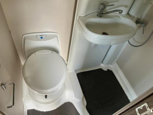 Auto-Sleepers Nuevo 2 Berth Low Profile Motorhome vx69-dyy 11-03-2026 (8)