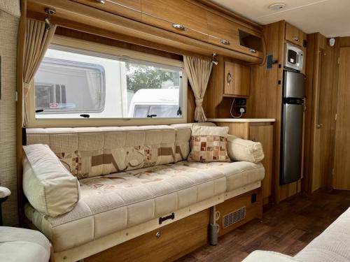 Auto-Sleepers Worcester 2 Berth Low Profile Motorhome KV11 HLE (10)