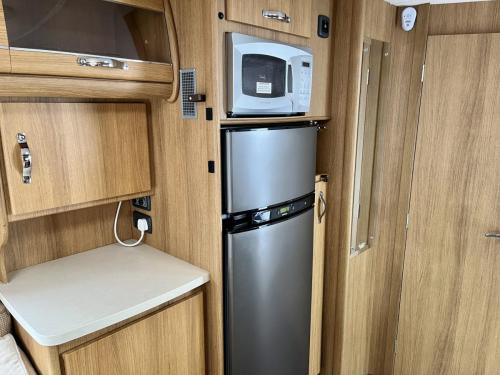 Auto-Sleepers Worcester 2 Berth Low Profile Motorhome KV11 HLE (3)