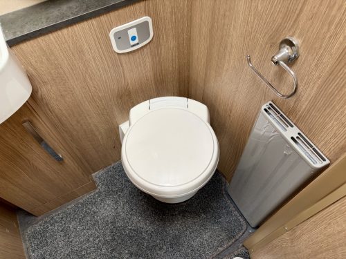 Auto-Trail Delaware 4 Berth Low Profile Motorhome 16-09-2026-mf20-fgm (9)