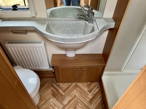 Autocruise Augusta 4 Berth Low Profile Motorhome nx59-dzn-04-03-2026 (2)