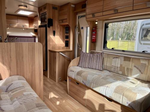 Bailey Approach 740 4 Berth Low Profile Motorhome yn62-ehb-04-03-2026 (5)