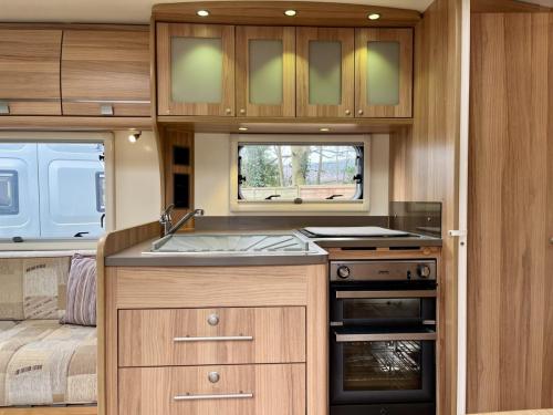 Bailey Approach 740 4 Berth Low Profile Motorhome yn62-ehb-04-03-2026 (9)
