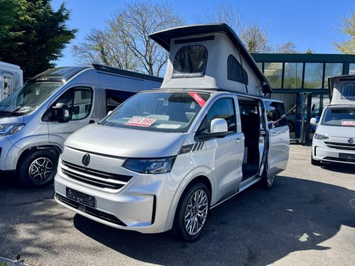 Bespoke Leisure Explore Volkswagen Transporter Pop Top Campervan 03-01-2026-b065745 (15)