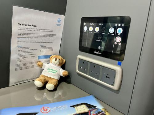 Bespoke Leisure Explore Volkswagen Transporter Pop Top Campervan 03-01-2026-b065745 (6)