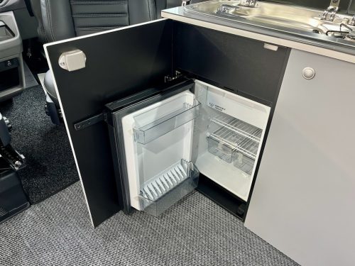 Bespoke Leisure Explore Volkswagen Transporter Pop Top Campervan 03-01-2026-b065745 (7)