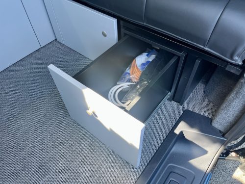 Bespoke Leisure Explore Volkswagen Transporter Pop Top Campervan b007585 24-06-2026 (8)