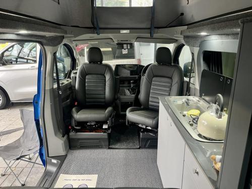 Bespoke Leisure Explore Volkswagen Transporter Pop Top Campervan b050252-28-11-2025 (12)