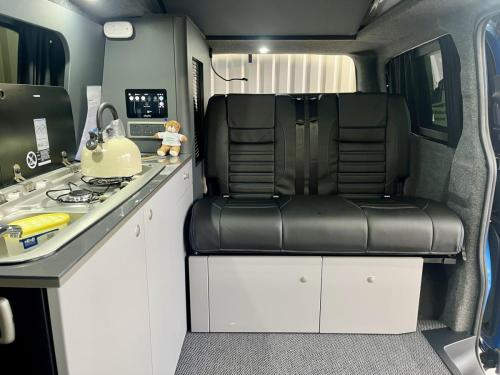 Bespoke Leisure Explore Volkswagen Transporter Pop Top Campervan b050252-28-11-2025 (13)