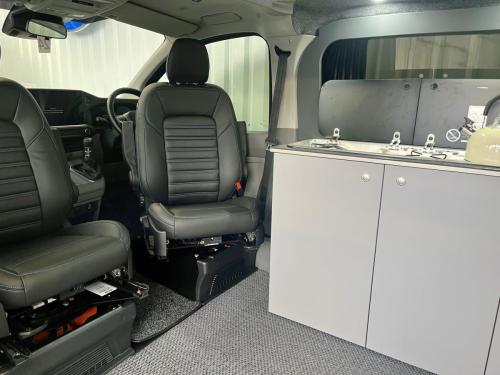 Bespoke Leisure Explore Volkswagen Transporter Pop Top Campervan b050252-28-11-2025 (4)