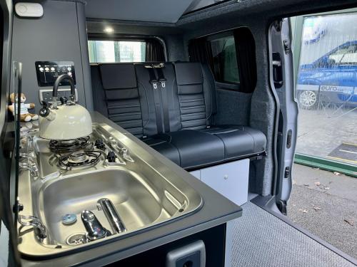 Bespoke Leisure Explore Volkswagen Transporter Pop Top Campervan b059106 03-01-2026 (13)