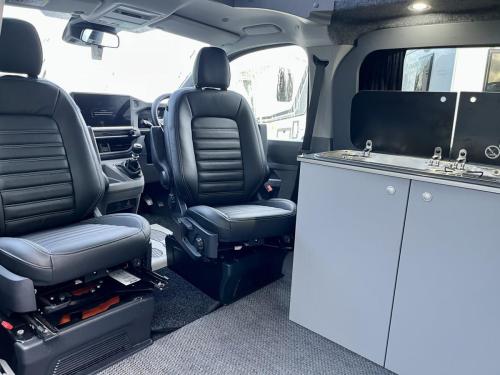 Bespoke Leisure Explore Volkswagen Transporter Pop Top Campervan b059106 03-01-2026 (15)