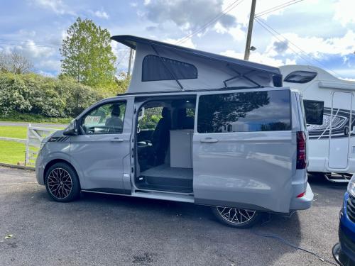 Bespoke Leisure Explore Volkswagen Transporter Pop Top Campervan b064874-12-02-2026 (9)