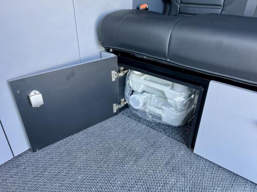 Bespoke Leisure Explore Volkswagen Transporter Pop Top Campervan b072045 23-04-2026 (11)