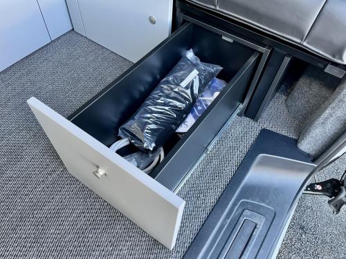 Bespoke Leisure Explore Volkswagen Transporter Pop Top Campervan b072045 23-04-2026 (12)