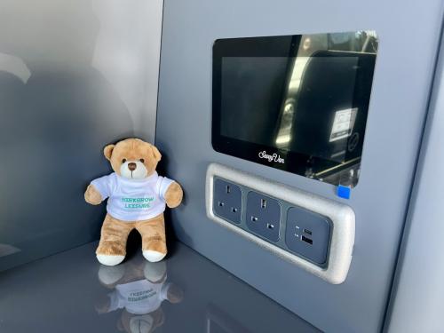 Bespoke Leisure Explore Volkswagen Transporter Pop Top Campervan b072045 23-04-2026 (19)