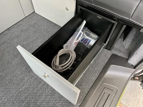 Bespoke Leisure Explore Volkswagen Transporter Pop Top Campervan b072445-10-05-2026 (15)
