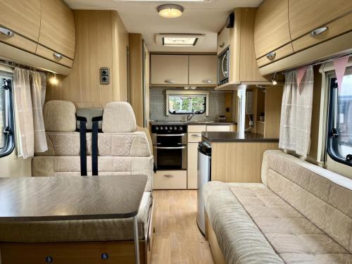 Bessacarr E435 5 Berth Coachbuilt Motorhome dx10-gty-20-02-2026 (6)