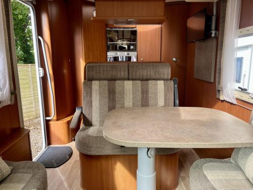 Chausson Suite Maxi 3 Berth Low Profile Motorhome rjz-6749 03-09-2025 (12)
