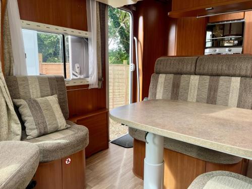 Chausson Suite Maxi 3 Berth Low Profile Motorhome rjz-6749 03-09-2025 (2)