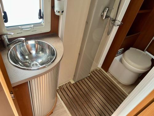 Chausson Suite Maxi 3 Berth Low Profile Motorhome rjz-6749 03-09-2025 (6)