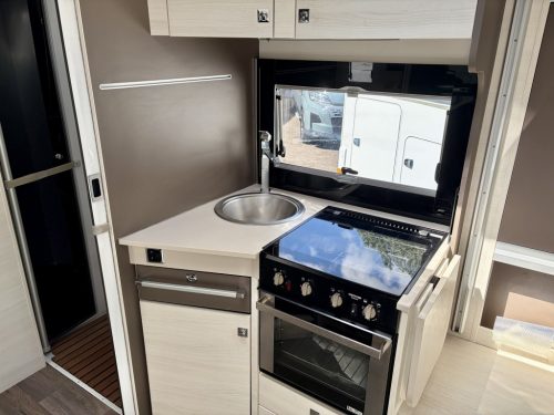 Chausson Welcome 630 4 Berth Low Profile Motorhome nk68-doa-31-07-2026 (5)