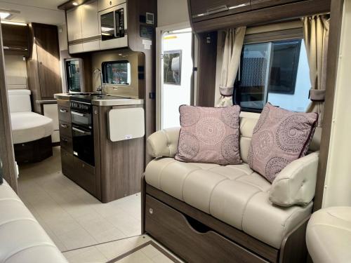 Elddis Encore 250 4 Berth Low Profile Motorhome vx24 asz-17-09-2025 (18)